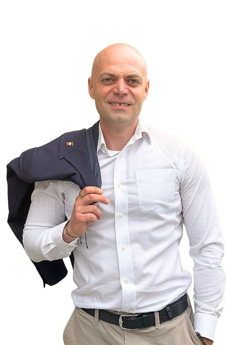 Radu Danila - Business Casual